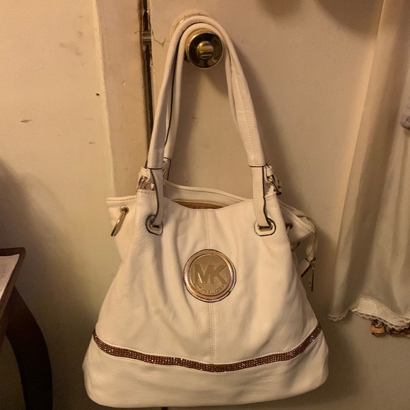 Michael Kors large bag. Used a few times. Almost new. - Picture 1 of 6